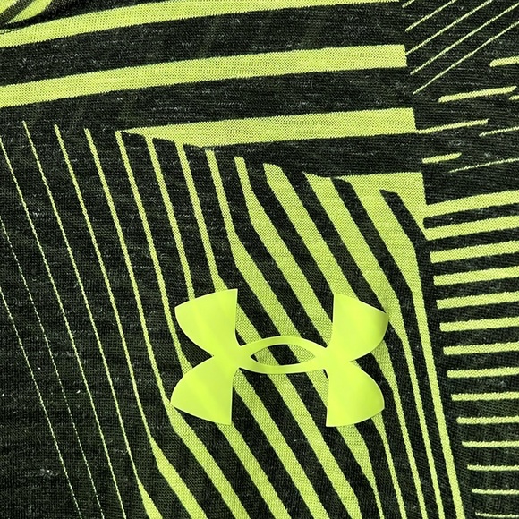 Brand New Under Armour Artistically Styled Crew Pullover Activewear Lightweight! - Picture 2 of 8